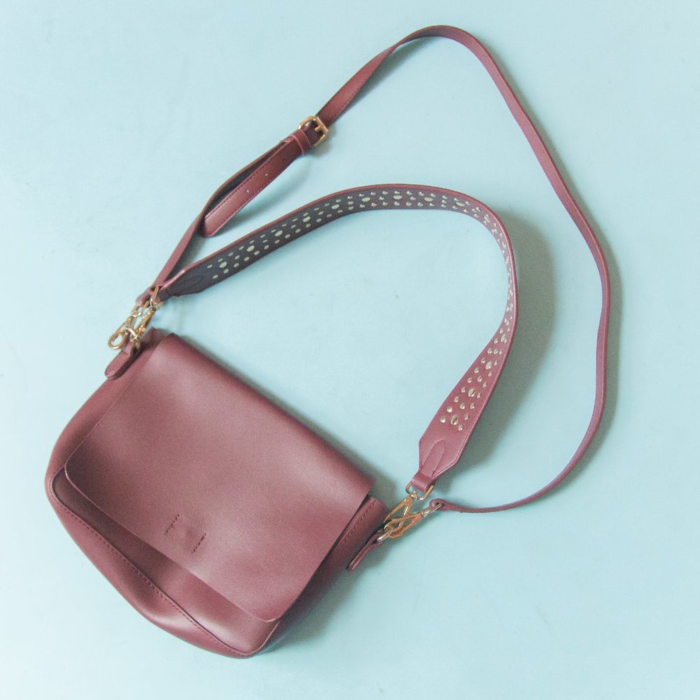 LIKE NEW Shiraleah Chicago Burgundy Vegan Leather Crossbody Shoulder Bag